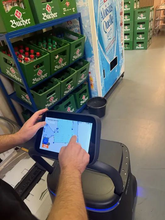 Kartierung und Routenplanung am Tablet des Roboters